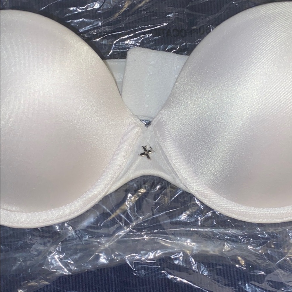 Bras - Picture 5 of 6